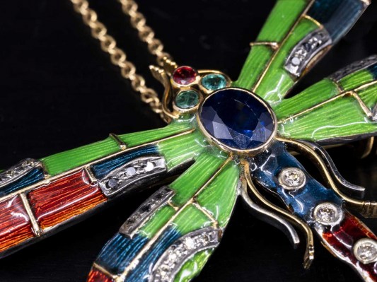 gouden-zilveren-libelle-broche-close